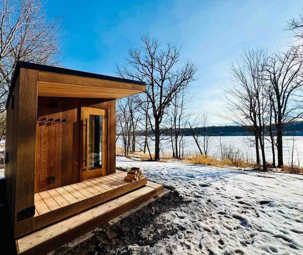 Миниатюра: Сауна на берегу озера