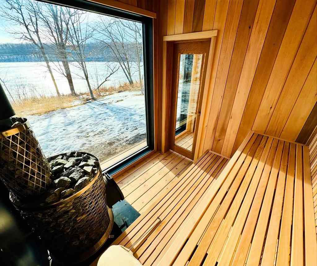 Миниатюра: Вид из окна парной